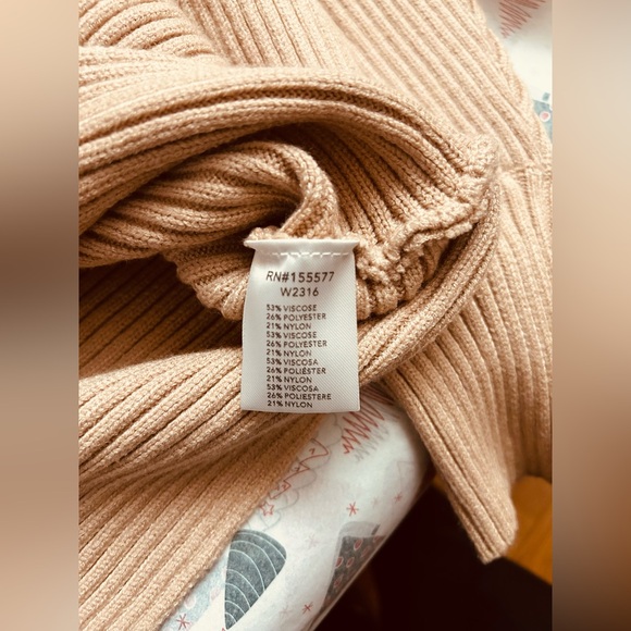 Express Women's Blush Crew Neck Sweater with Batwing Sleeves - Picture 5 of 9